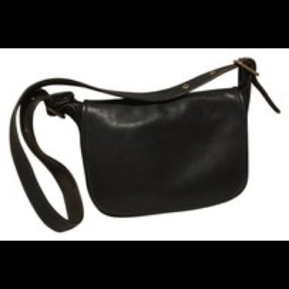 Coach large black messenger Leather Flap 2 Pocket Brass Hardware, Cross body